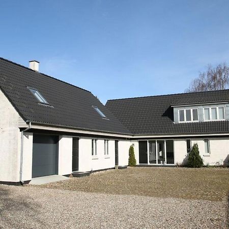 Stenbrogard Harlev  Luaran gambar